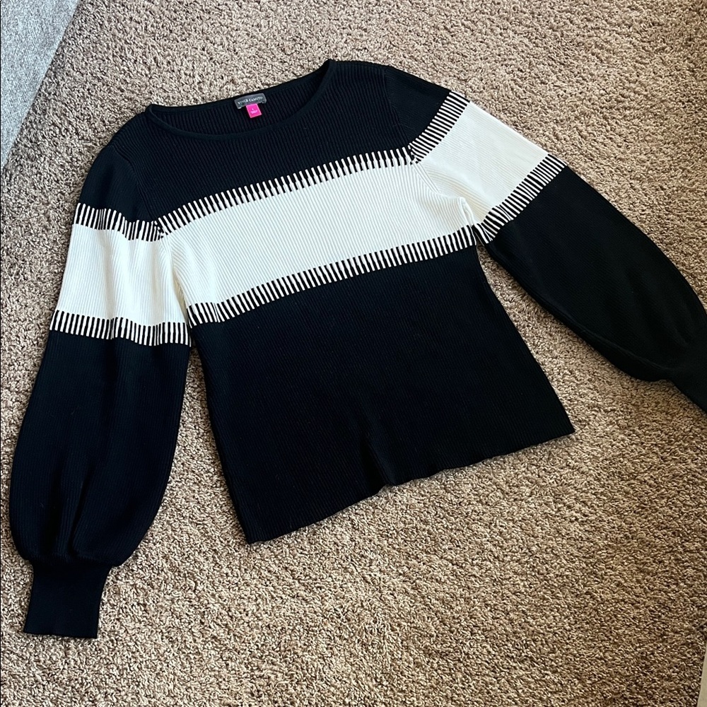 Vince Camuto Black and Cream Sweater